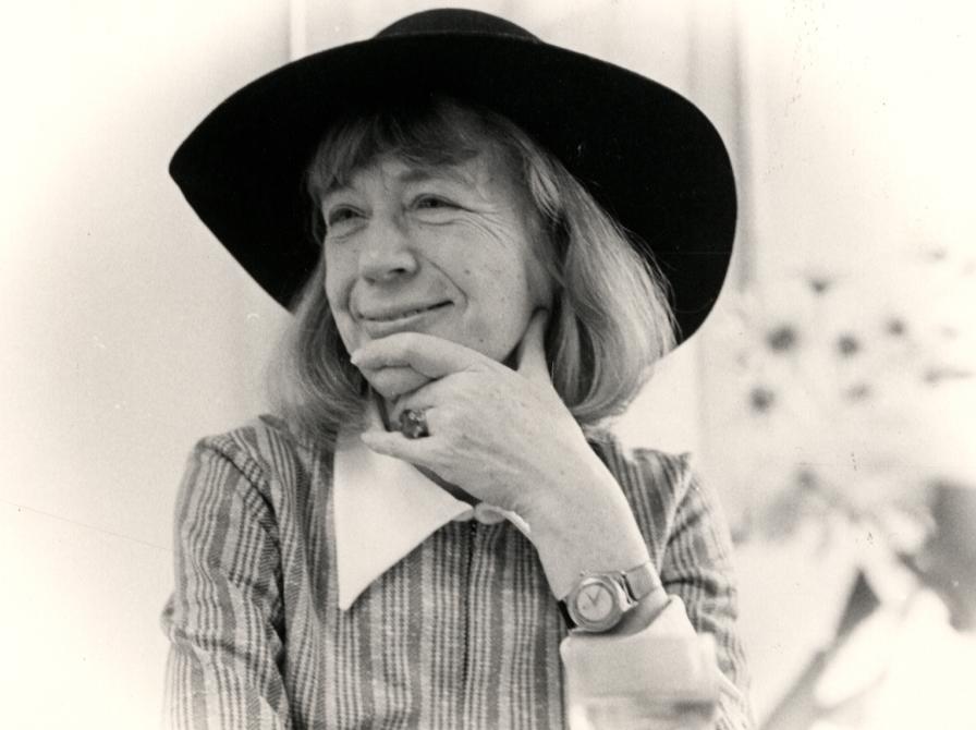 Tove Ditlevsen m hat