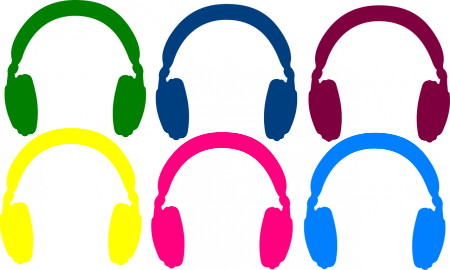 Høretelefoner i forskellige farver 